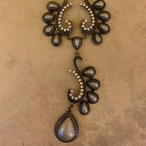Vintage look necklace